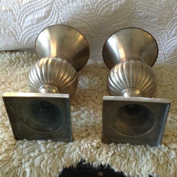 VTG 2 Urns/Planters decorative, Metal Urns/Vases Cast/Spun Aluminum, Gothic chic - Picture 5 of 5